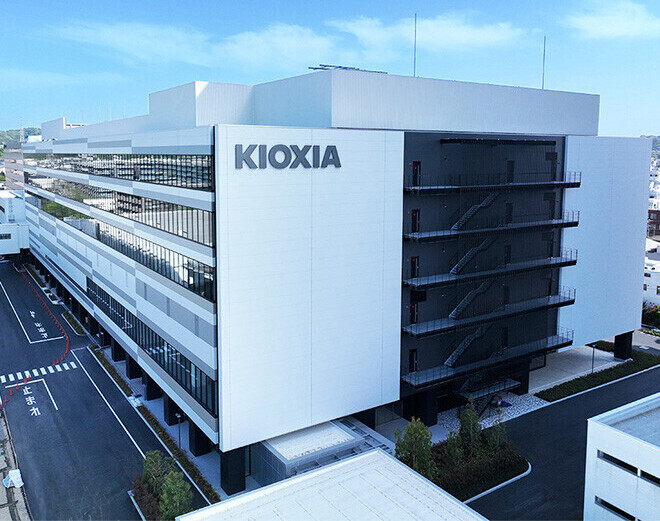 Kioxia Develops Broadband SSD with Optical Interface for Next-Generation Green Data Centers