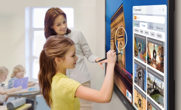 Samsung Unveils New AI-Powered WAFX-P Interactive Display at Bett 2025