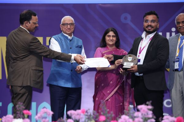 IG Drones Wins IESA Technovation National Best Startup Award at Gujarat SemiConnect